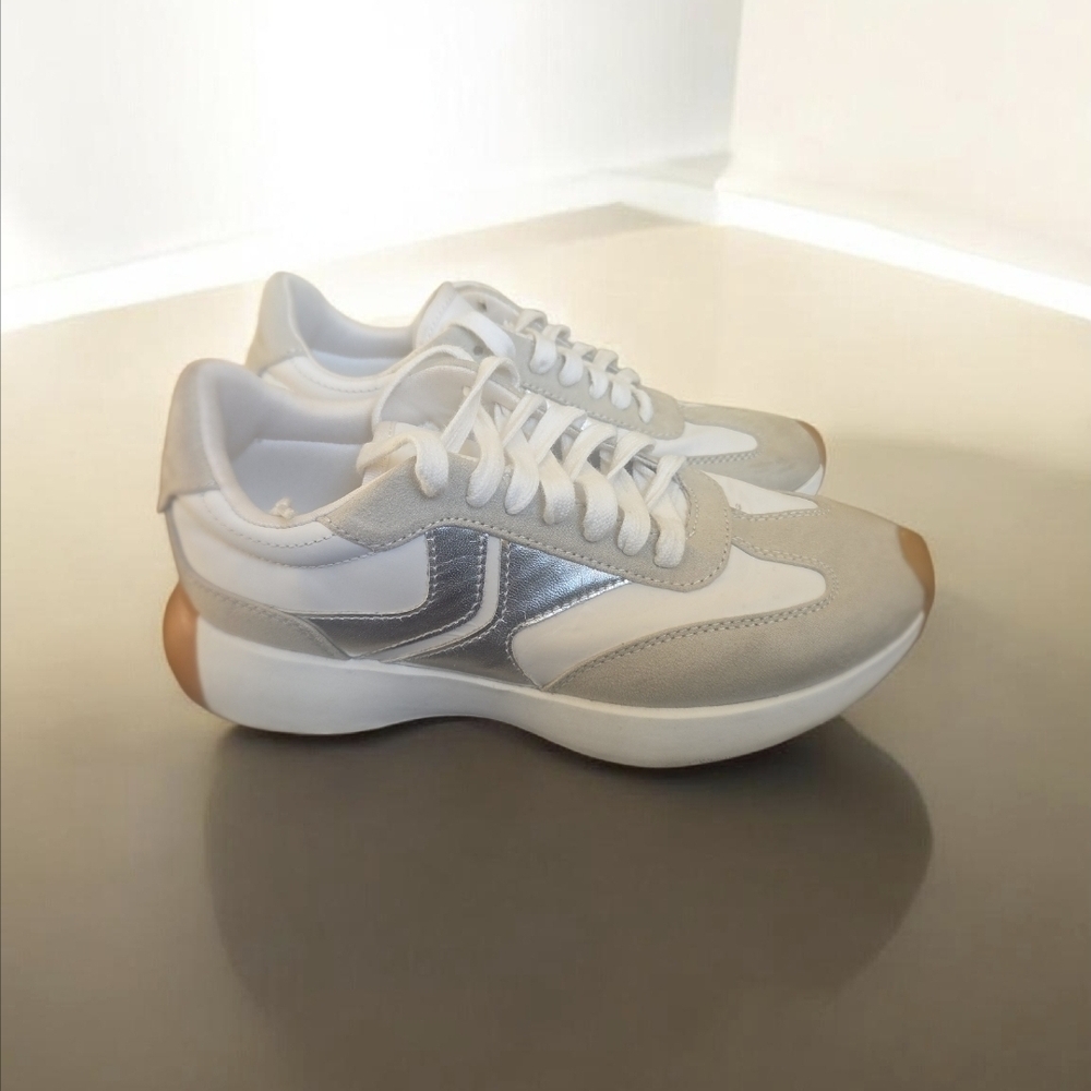 Steve Madden Women's Sneakers in White, Silver, and Tan